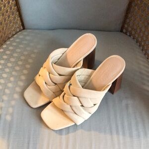 NWOT Journee Collection Signature Lyddie Ivory soft leather block heel sandals